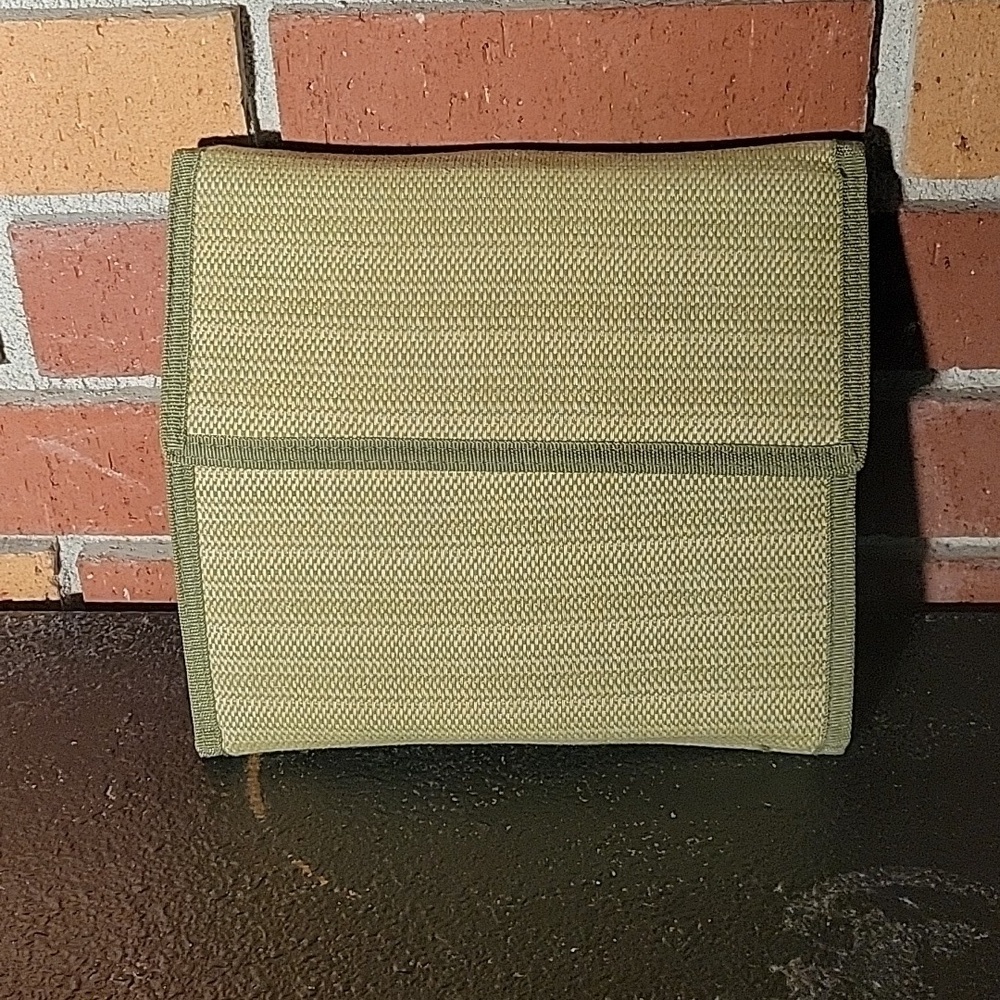 Harry & David Wine & Cheese Service Set For Two Cutting Board